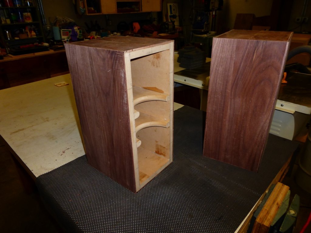 Flush trim on router table
