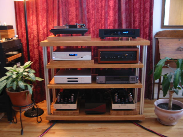 version 2 - I increased the front-to-rear post spread by 2.5 inches.
I replaced the 1.75" oak butcher block top shelf with 2" maple butcher block.
I added the bottom shelf; same material as the top.
I made some isolation platforms from the scraps.