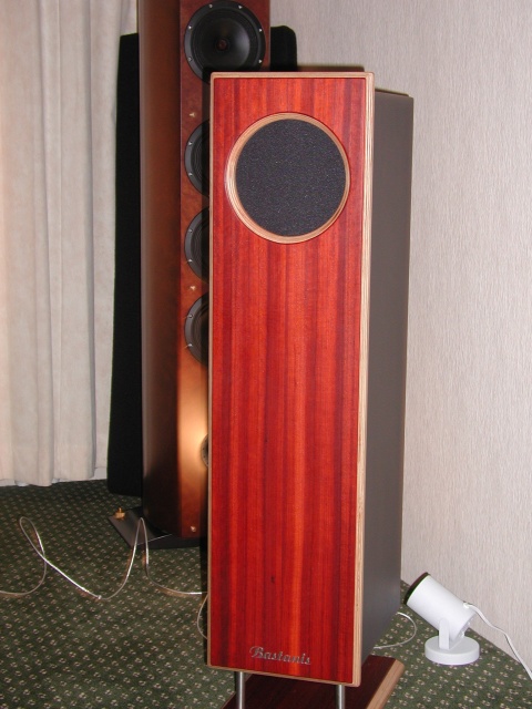 Bastanis Entry level speaker