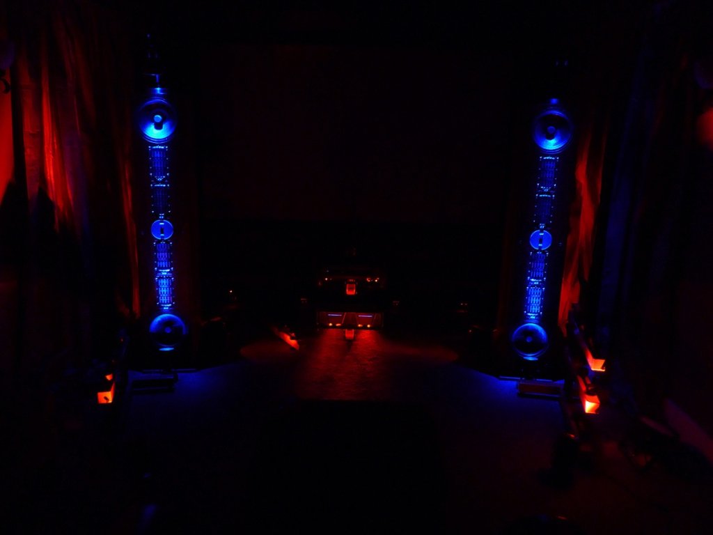 Blue Speakers a large sharper copy