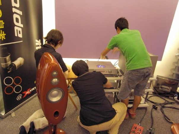 Ken-san applying his personal touch