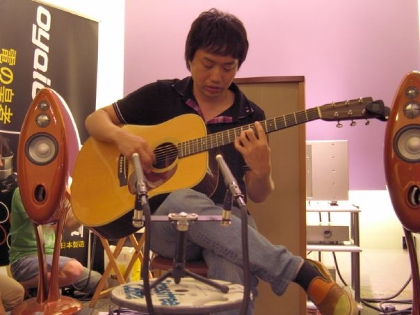 Guitarist extroadinaire from Studio Migmig, Mitsuru Araya showing the masterstrokes