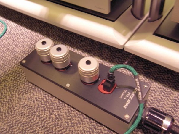 Acoustic Revive CS-2F Outlet stabilzers tweaked further with QR8 on a RTP-4 Ultimate