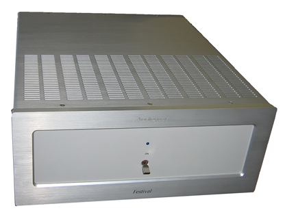 Audiomat Tube Monoblock amplifier - Called the Festival.
I'm guessing it's a "breathed upon" Recital circuit in there!
4 8 ohm taps 
KT88 tubes, Class A