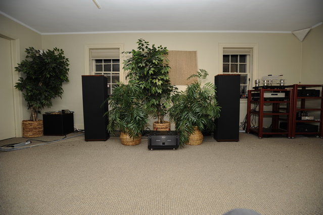 2nd room with Vandersteen speakers