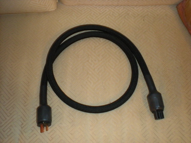 Kaplan Cable Powercord - The cord is available with Rhodium plated connectors in addition to the copper connectors shown in the picture.