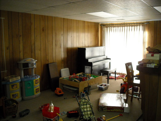 space to the right of the proposed HT screen