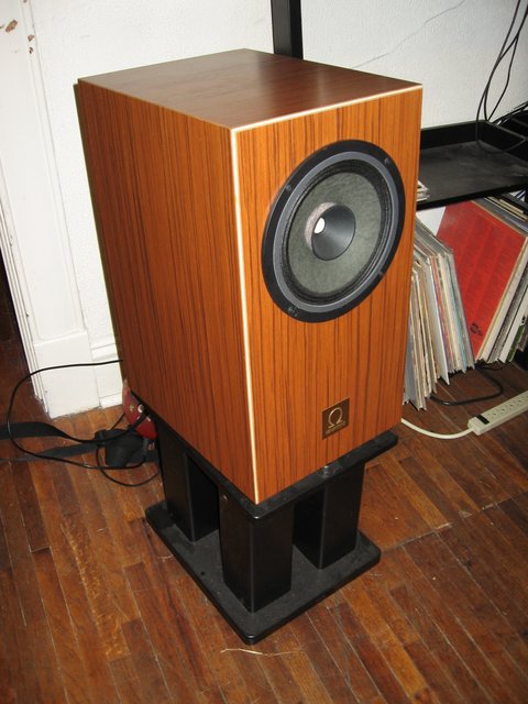 Left Speaker, Left Side
