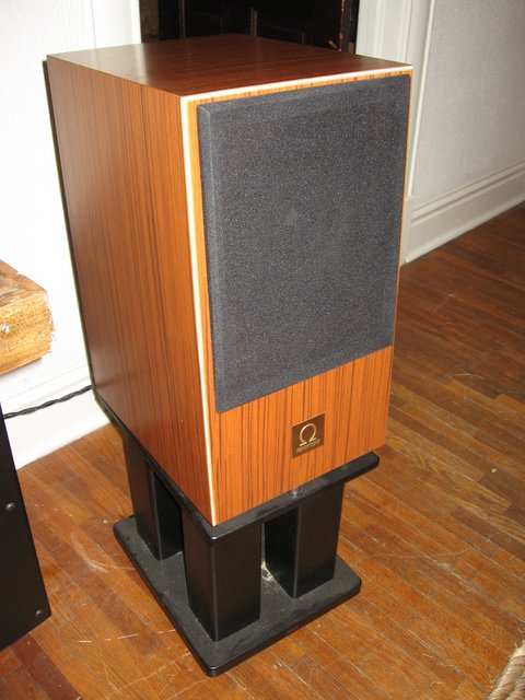 Right Speaker, Left Side