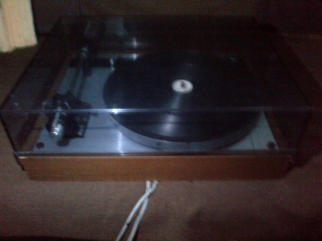IMG-20180109-00187 Thorens 145 with cover rear