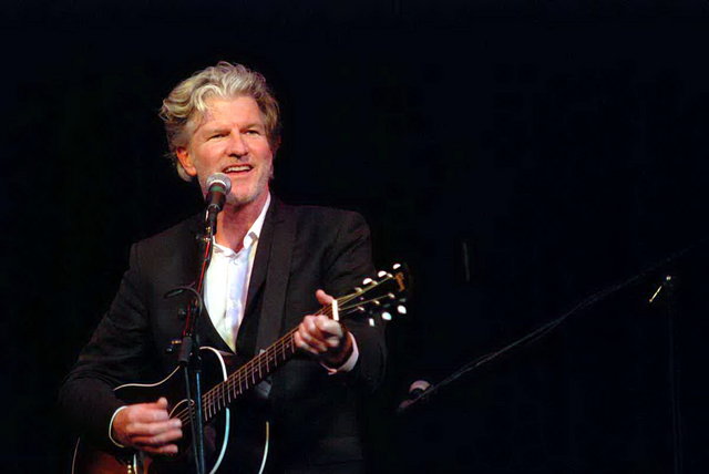 Tim Finn