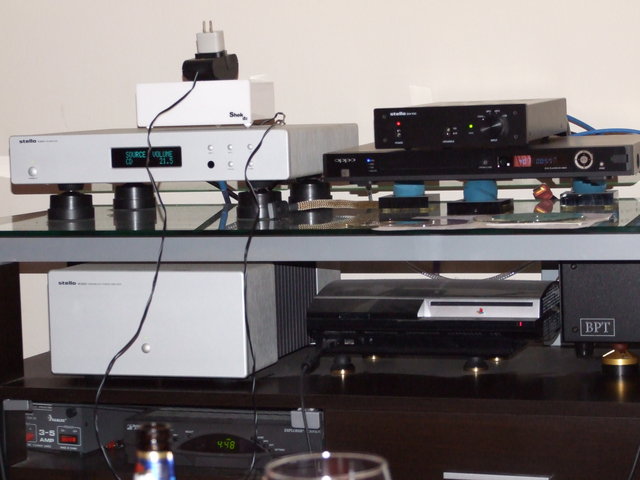 Stello pre, DAC & monoblock amp. - Shek's DAC is sitting atop the pre. PS2 is next to amp