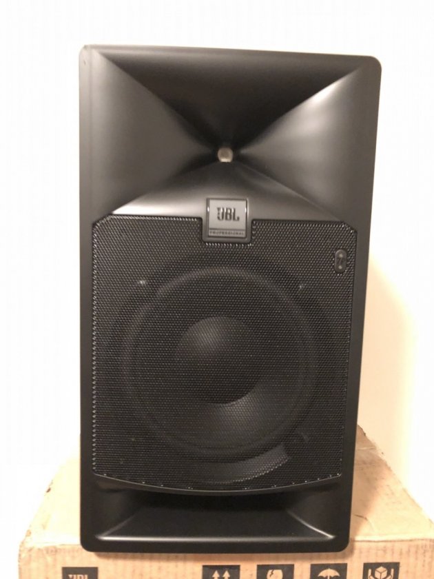 JBL-708P-Front