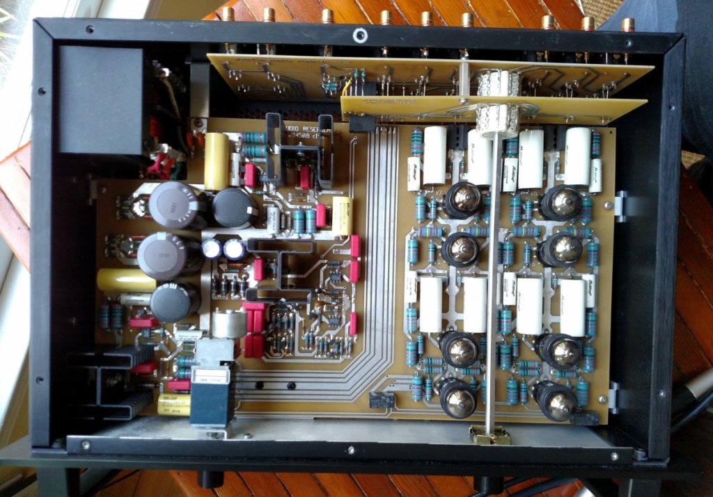 Audio-Research-LS-22--top-view--no-cover