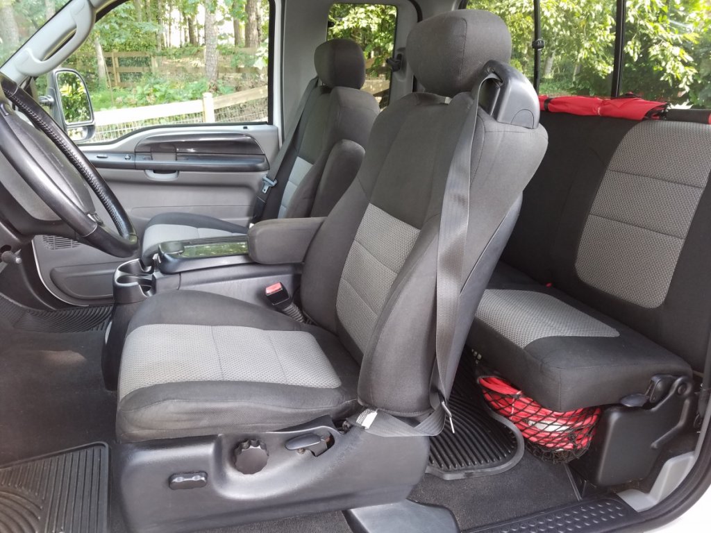 F 250-seats