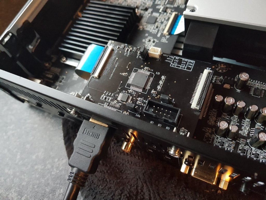 Looking-down-on-Oppo-203-with-HDMI-I 2S-card