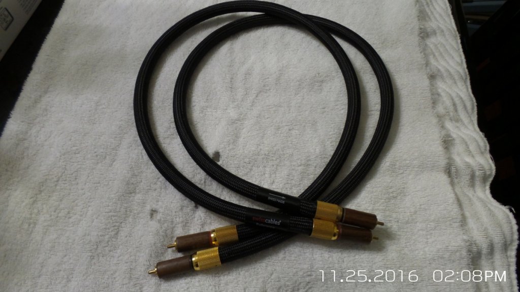 SWISS-CABLES-1M-IC--1