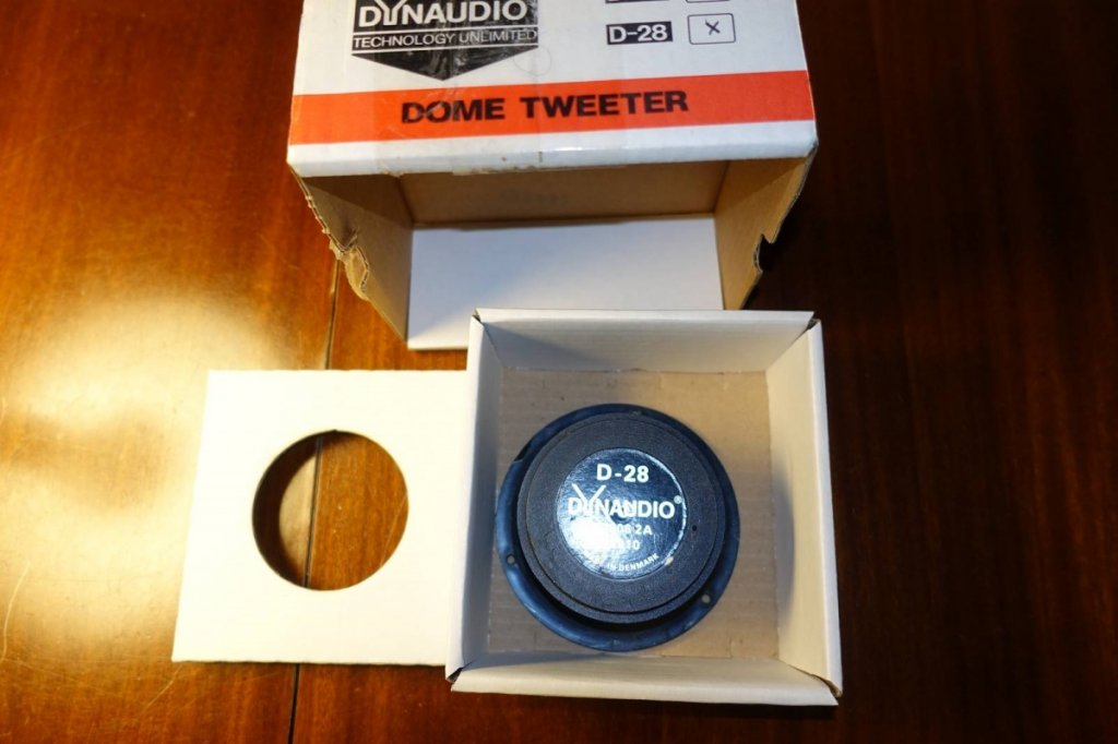 Dynaudio-D 28-back -1600 x 1200-