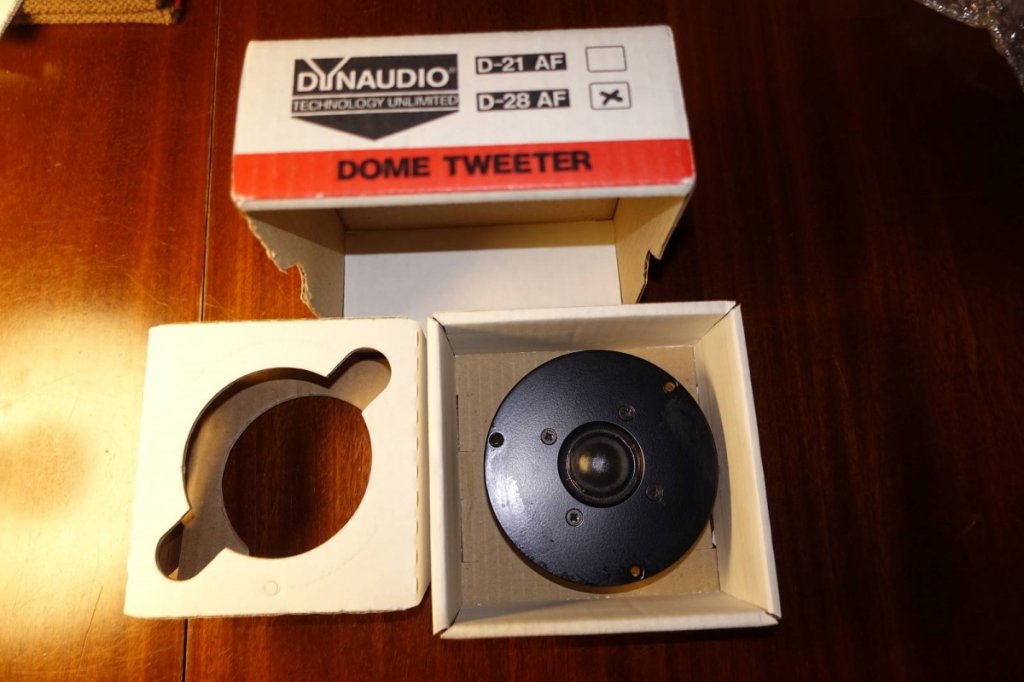 Dynaudio-D 28AF-front -1600 x 1200-