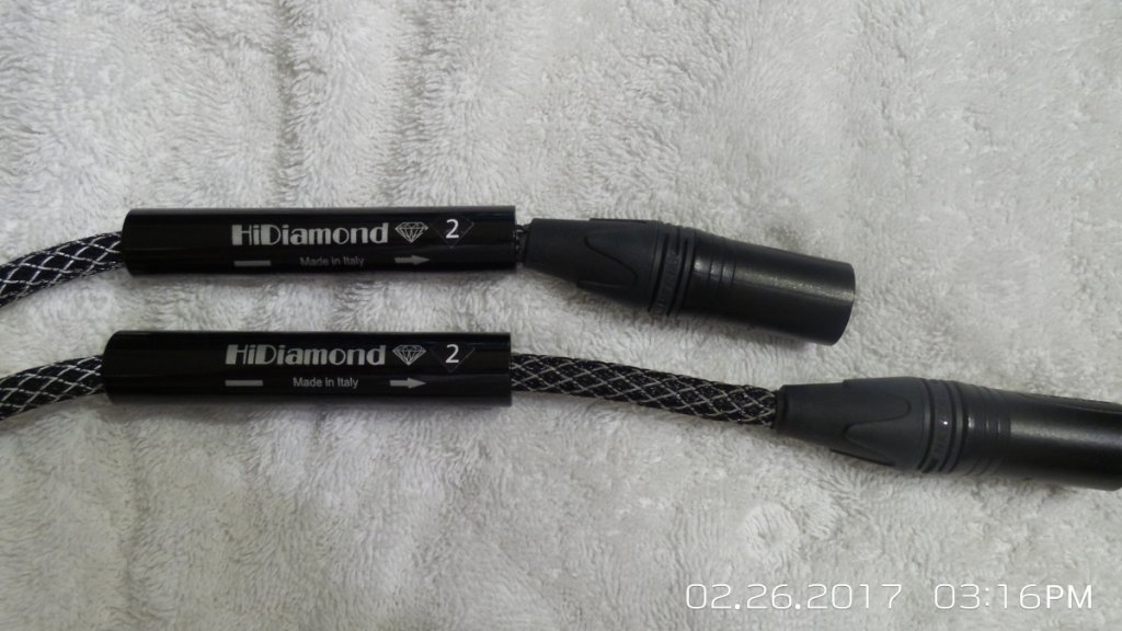HI-DIAMOND--2-.5M-XLR--2-