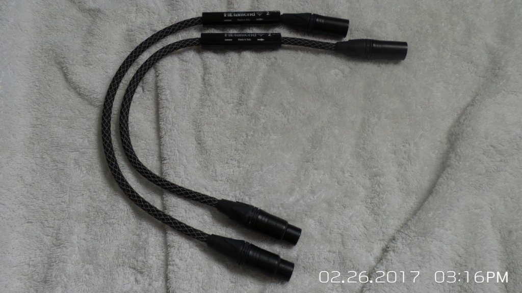 HI-DIAMOND--2-.5M-XLR--1-