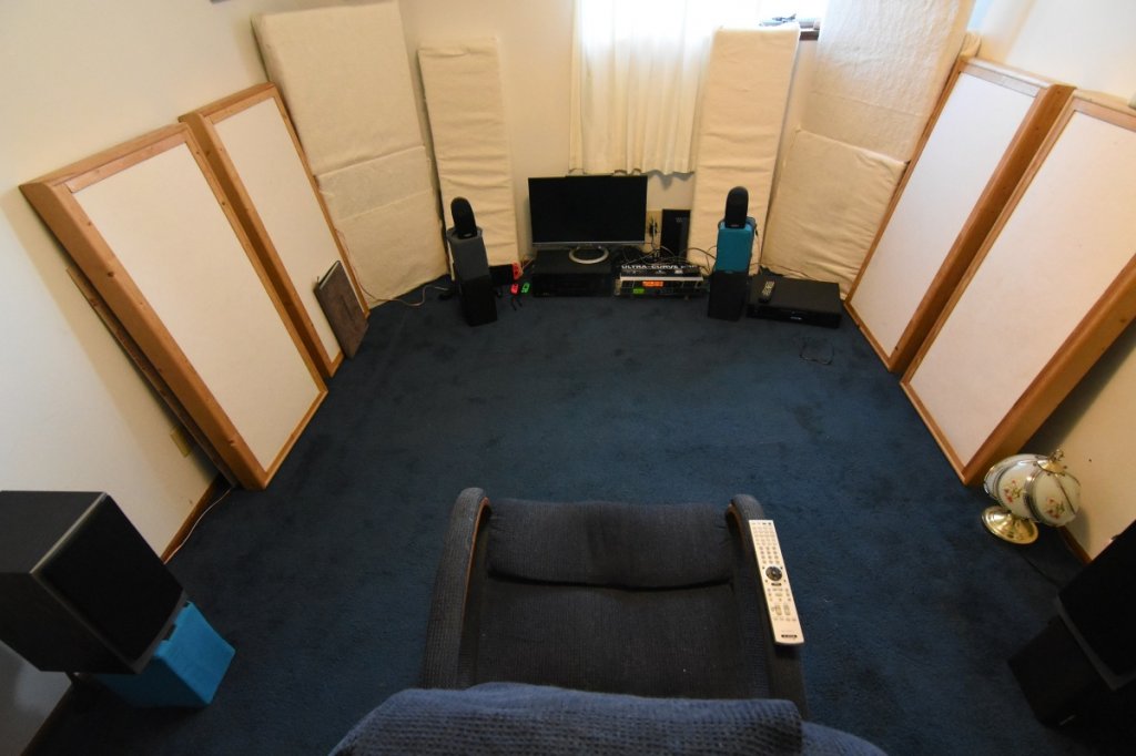 Spacial Bass arrangement in small bedroom