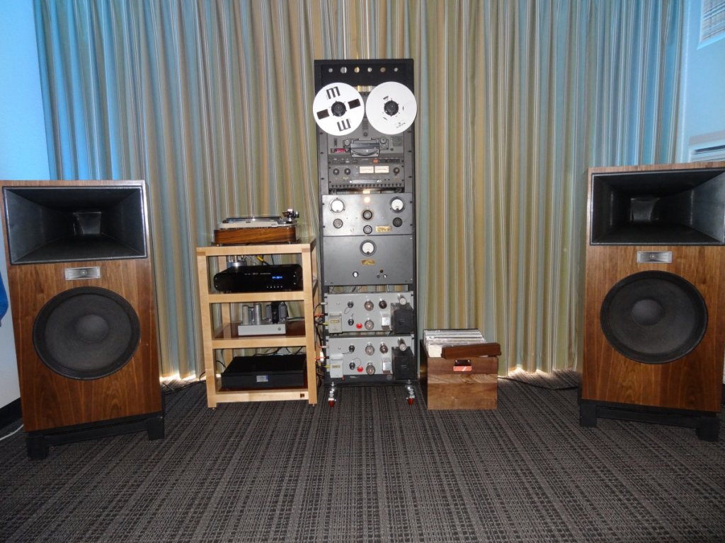 Deja Vu South, Room 612, Audio Note, Audeze Headphones