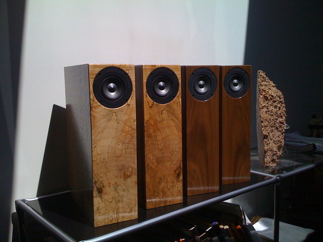 MarkAudio Alpair Full Ranger - Huge sounding tiny 2.5" TL desktop speaker for Gray49 using Alpair5 drivers. Walnut cabinets with spalted Maple baffles.