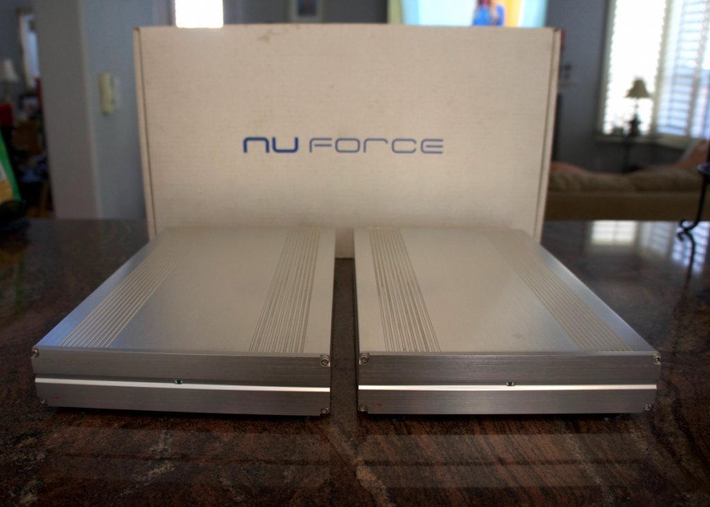 Nuforce Reference 9 V2 - With Box