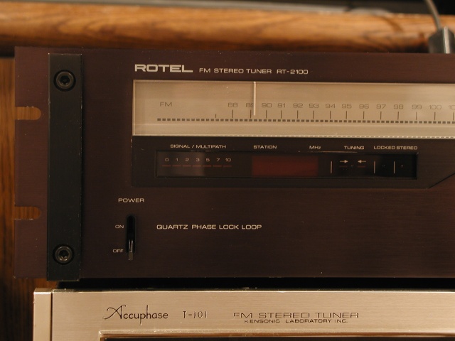 rotel rt-2100 - left side, lites off