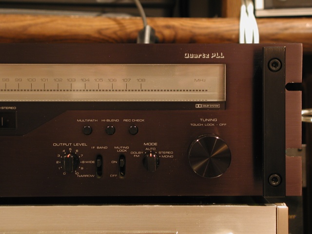 rotel rt-2100 - right side, lites off