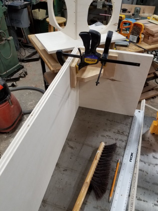 7-screw-box-together-with-helpers