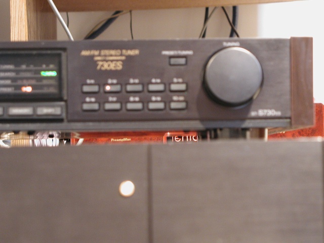 sony st-s730es 1- front-right - blurry