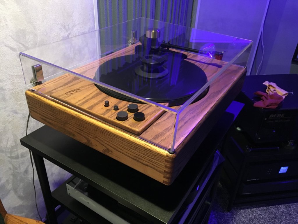 SOTA Sapphire Turntable