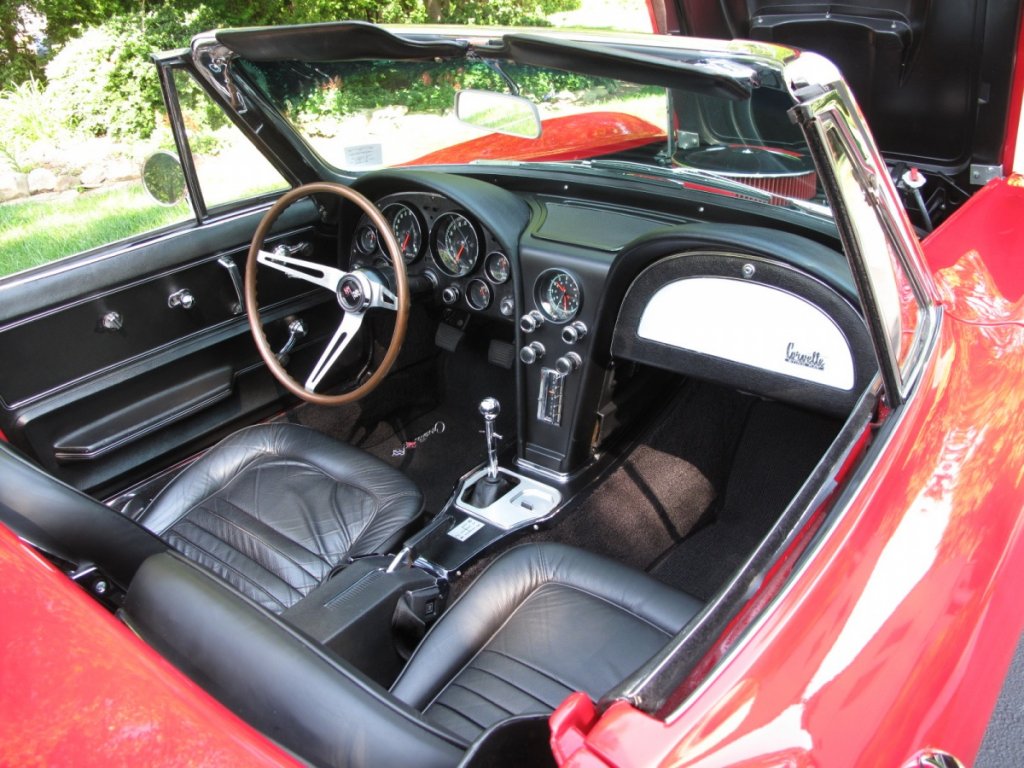 -67-Vette-interior