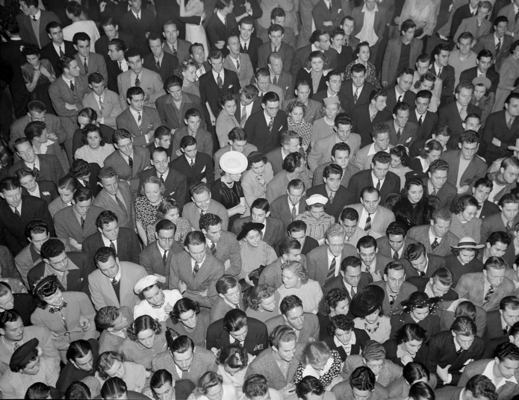 Oakland- California. Hot Jazz Recreation. A crowd of young people at the concert of the Benny Goodman Band which took... - NARA - 532264 -cropped-