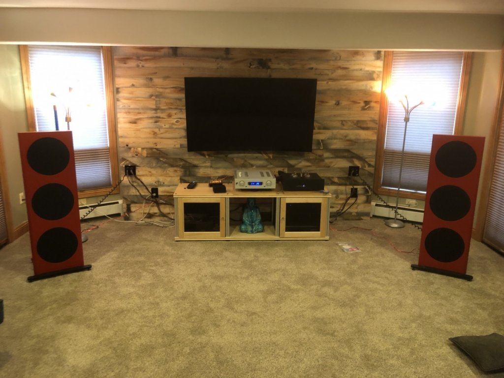 Lumina L2s with Ayre integrated and Lampizator DAC.