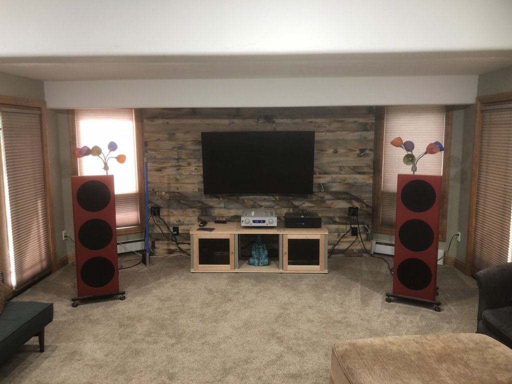 Lumina L2s with Ayre integrated and Lampizator dac.