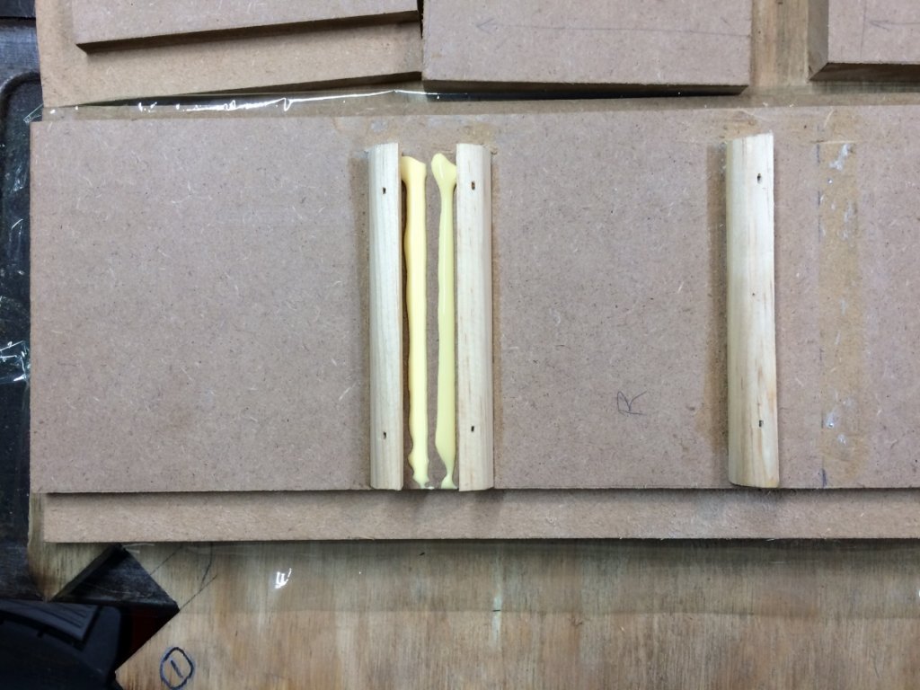 Glueing pocket