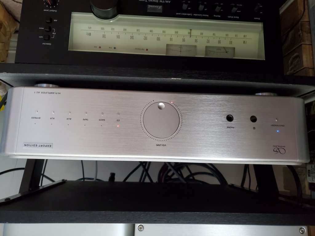 Shanling A2.1 Integrated Amplifier - LED detail