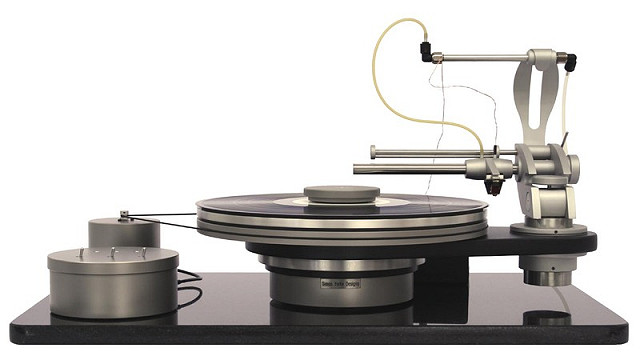 Simon Yorkes' new linear tonearm.
