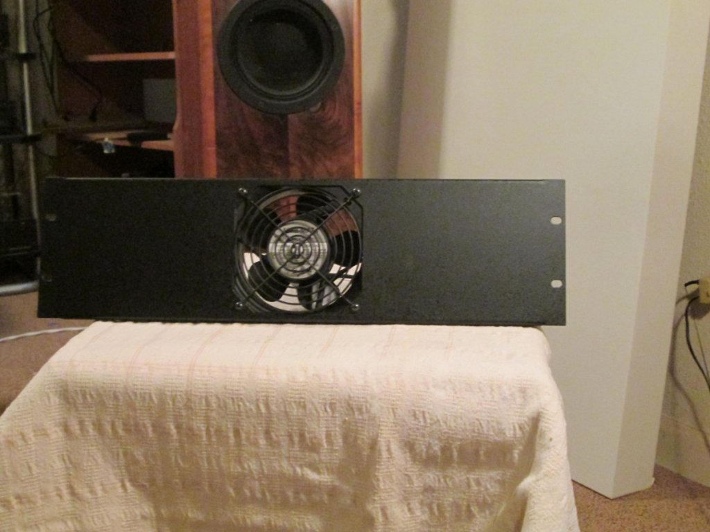 Rack Fan - NOS Middle Atlantic Productions - frnt