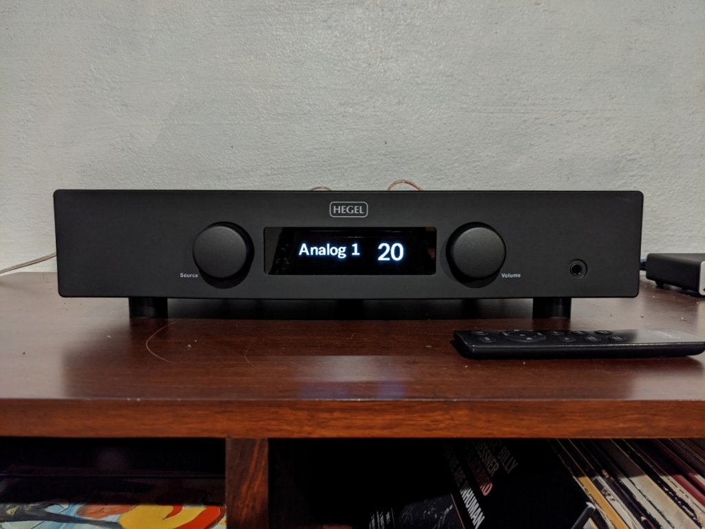 Hegel H90 front
