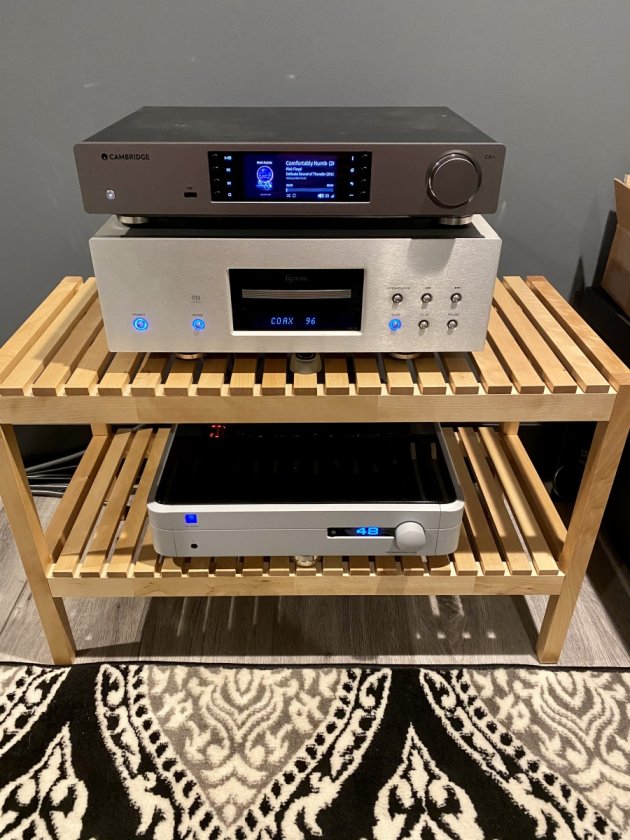 Cambridge CXN V2, Esoteric SA50, PS Audio BHK Pre