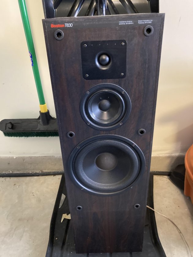 Boston Acoustics T830