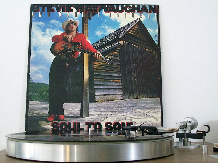 Stevie-Ray-Vaughan-and-Double-Trouble---Soul-To-Soul 900