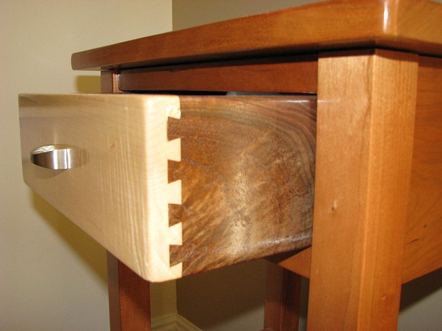 Dovetail Drawer detail