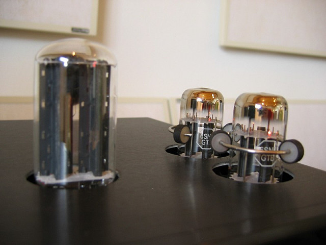 NEW Transporter with standard Octal sockets