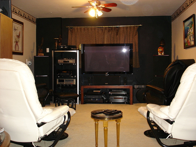 vonschweikert research surround system 7. 1
pioneer elite fhd1 50'' plasma
pioneer elite vsx92thx receiver
acurus power amp / carver power amp
sony ps3/ toshiba xa2 hd dvd