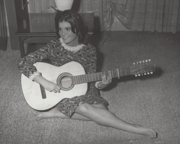 Young Linda Ronstadt